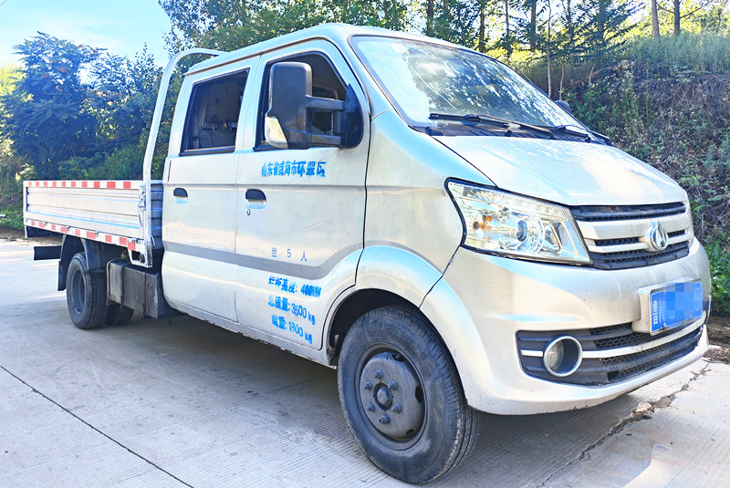 2018年3米1斗長安大雙排貨車