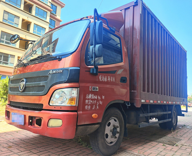 国五宽体四米二欧马可厢货