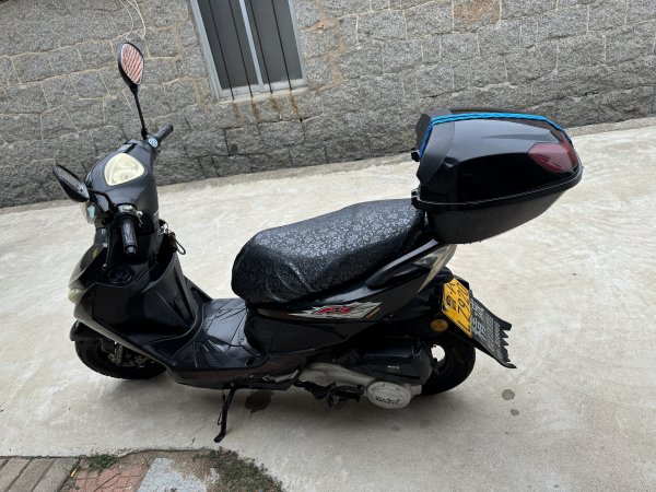 出售自騎一手踏板摩托車