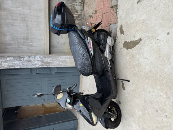 出售自騎一手踏板摩托車