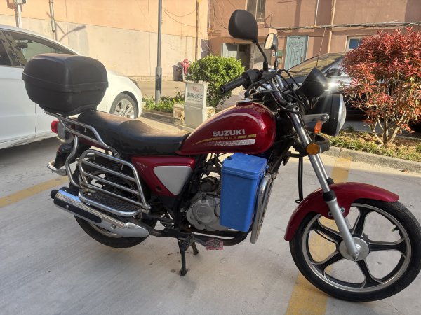 文登卖铃木 150 电喷摩托车手续齐全