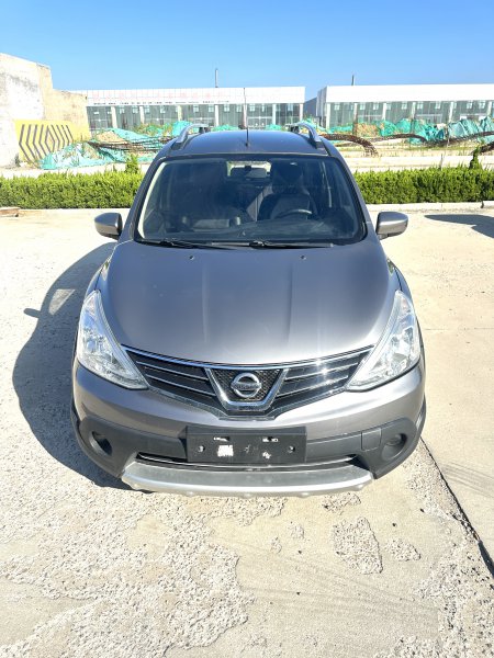 急卖一手2015年新款尼桑骊威车