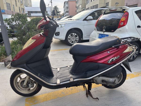 文登卖两台踏板助力车
