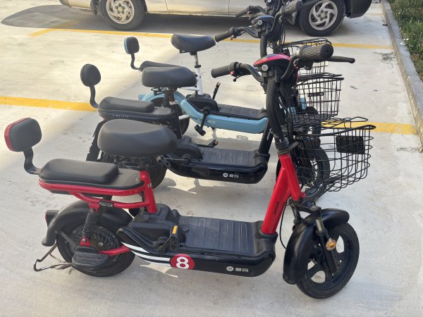 文登卖几台**爱玛电动车