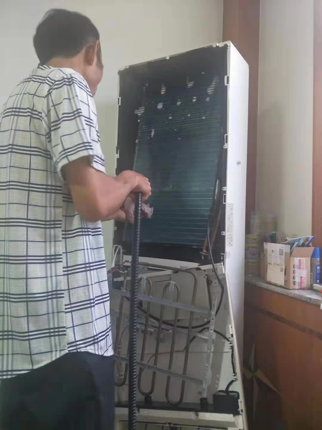 幫潔家政：開荒保潔擦玻璃，小時工，清洗家電清洗地毯，搬家美縫