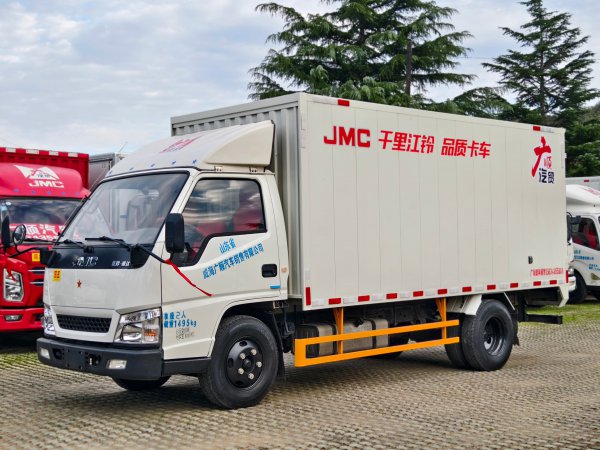 江铃顺达4.2米箱货多台出售