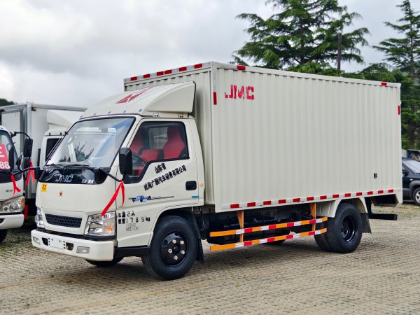 江铃顺达4.2米箱货多台出售