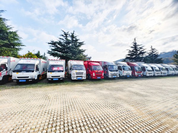 江铃顺达4.2米箱货多台出售