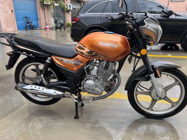 文登卖几台精品豪爵铃木钻豹 125