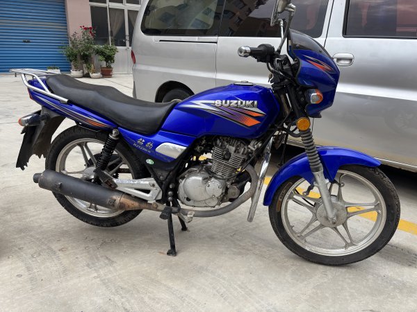 文登卖几台精品豪爵铃木钻豹 125