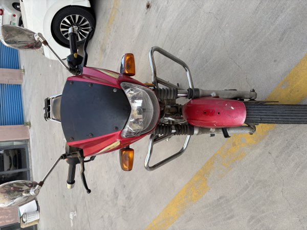 文登卖嘎嘎新的豪爵银豹摩托车