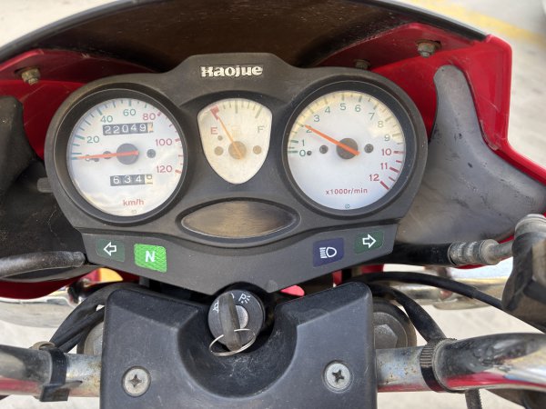 文登卖嘎嘎新的豪爵银豹摩托车