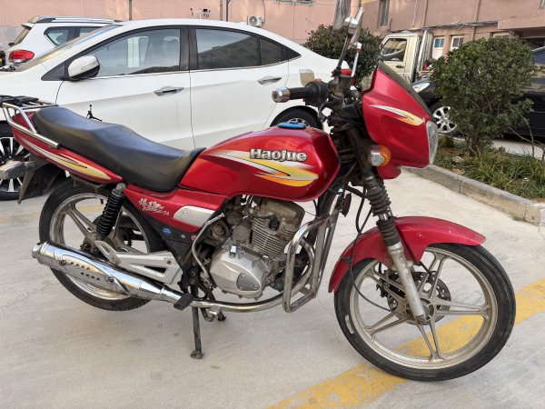 文登卖嘎嘎新的豪爵银豹摩托车