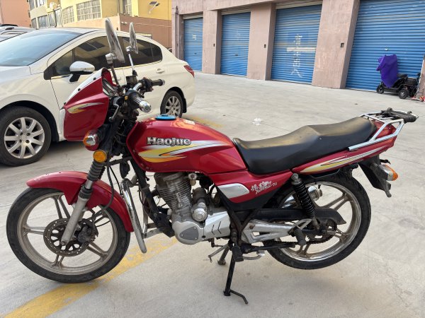 文登卖嘎嘎新的豪爵银豹摩托车