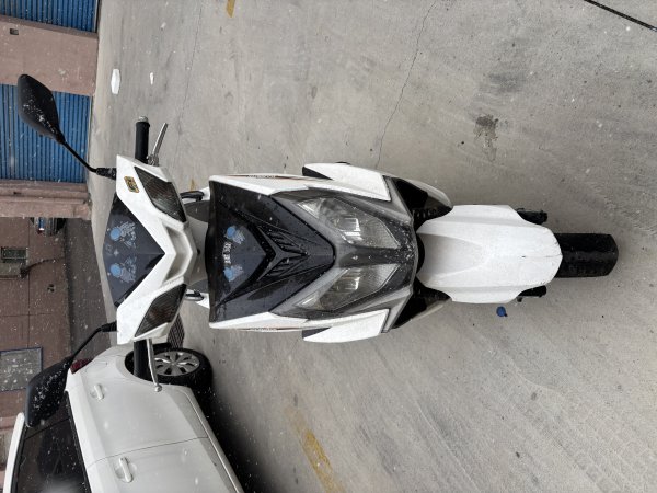 文登 1500 元卖国四电喷建设踏板车