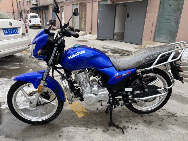 文登 4600 元卖豪爵国四电喷准新车跨骑 125