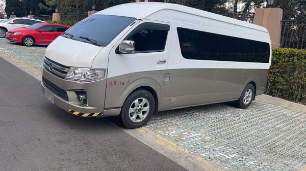 公司常年出租出租5-50座各种车辆