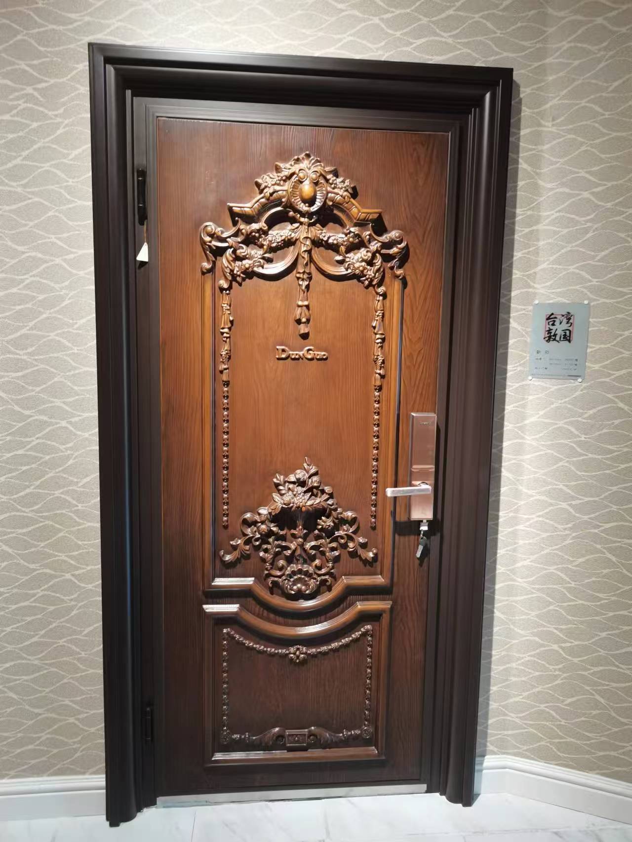 欧派厨柜店面样品超低价处理，台湾敦国铸铝防盗门样品超低价处理