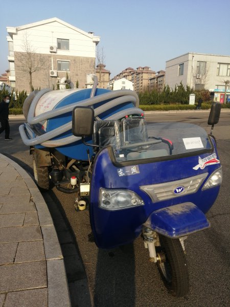 吸污车