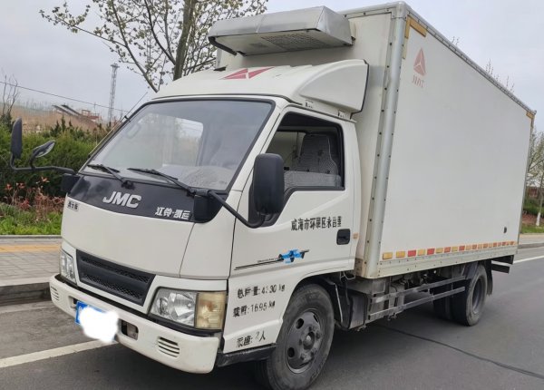 2017年江铃四米二保温厢货