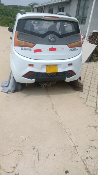 金俊马三轮车