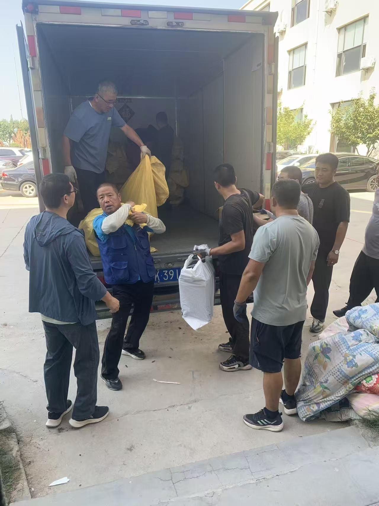 金安搬家起重叉车吊车出租本地团队靠谱